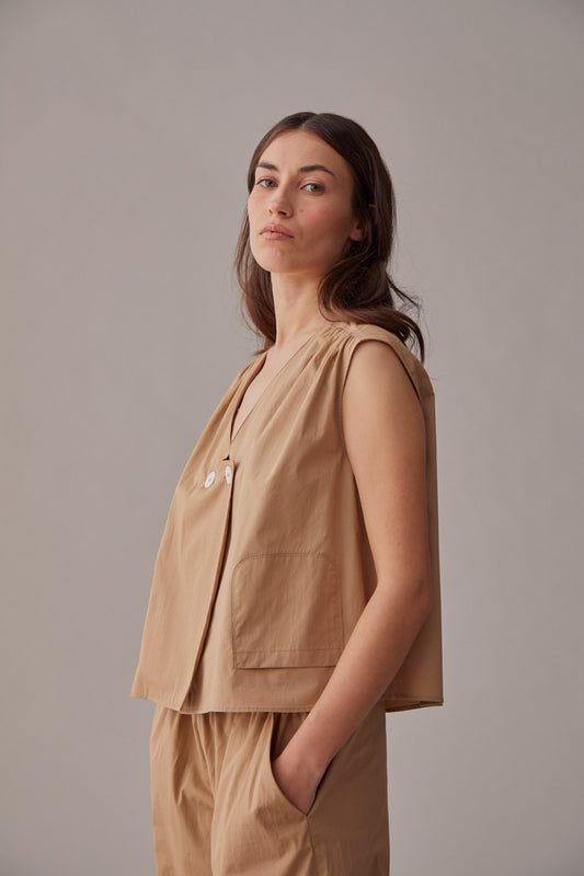 The Two Buttons Vest 02